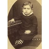 Botár J. fényképész és festész, Torda, Erdély, gyerek (kisfiú) csíkos zokniban, monarchia,  1890-es évek, Eredeti CDV, vizitkártya fotó.   