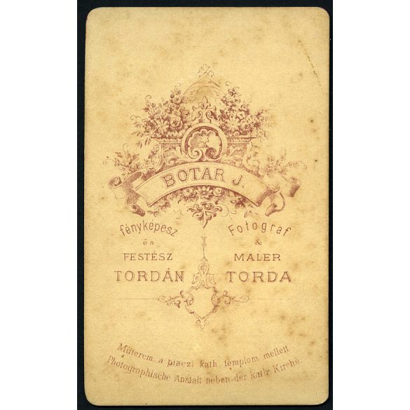 Botár J. fényképész és festész, Torda, Erdély, gyerek (kisfiú) csíkos zokniban, monarchia,  1890-es évek, Eredeti CDV, vizitkártya fotó.   