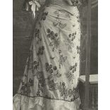 Nagyobb méret, Rosenblatt Emanuel műterme, Eperjes, Felvidék, elegáns hölgy gyönyörű ruhában, legyezővel,  monarchia, 1908., 1900-as évek, Eredeti kabinetfotó.  