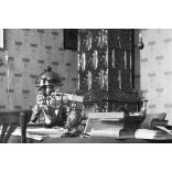 Polgári lakásbelső, Budapest, dolgozószoba, szobor, lámpa, cserépkályha, monarchia, helytörténet, 1900-as évek, Eredeti nagyméretű részletgazdag fotó negatív!    