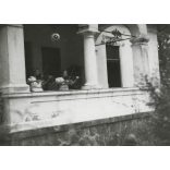 Vermes Mária művésznő hegedül, Klotildliget (Piliscsaba), Községháza, Templomépítő Bizottság műsora, Horthy-korszak, helytörténet, zene, művész, Pest megye, 1940, 1940-es évek, Eredeti fotó, feliratoz