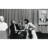 Vermes Mária hegedűművész fellépése, Rákosi fotó, Lenin szobor, kommunizmus, zene, 1950-es évek, Eredeti fotó, papírkép. 