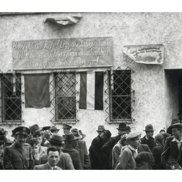 Tüdőgondozó átadási ünnepség, Heves, épület, egészségügy, kórház, kommunizmus, helytörténet, 1950-es évek. Eredeti fotó, Magyar Film Foto pecsétjével jelzett papírkép.