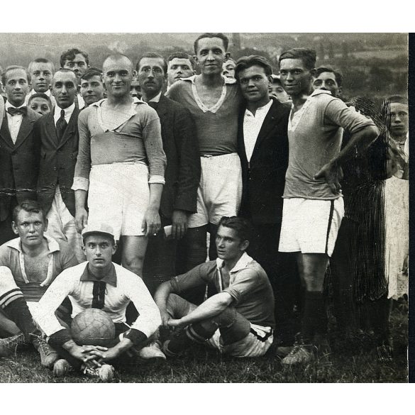 Focicsapat szurkolókkal, sport, labdarúgás, Horthy-korszak, 1920-as évek, Eredeti fotó, papírkép.   