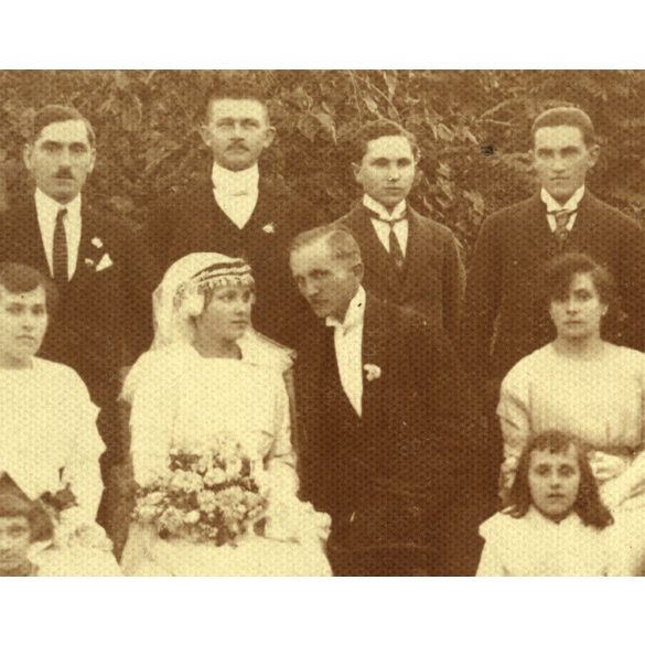 Esküvő, lakodalom, Szeghalom, vőlegény, menyasszony, 1920, 1920-as évek, Békés megye, helytörténet, Eredeti fotó, hátulján feliratozott papírkép. 