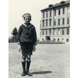 Iskolás fiú matrózblúzban, Gödöllő, Premontrei Gimnázium, Horthy-korszak, 1929, Pest megye, 1920-as évek, Eredeti fotó, papírkép, hátoldalán aradi bélyegző. 