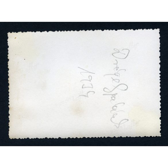 Elegáns nő kalapban, Drégelypalánk, kislány, Nógrád megye, helytörténet, Horthy-korszak, 1934, 1930-as évek, Eredeti jelzetlen fotó, papírkép.  