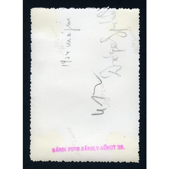 Határőr, katona egyenruhában, határőr épület „Hazádnak rendületlenül légy híve óh magyar!” felirattal. Drégelypalánk, helytörténet, Horthy-korszak, 1934, 1930-as évek, Eredeti jelzetlen fotó, papírkép