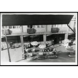  A Balzac Vendéglő, Budapest, utcakép, étterem, vendéglátás, üzlet, kirakat, szocializmus, 1960-es évek, Eredeti fotó, papírkép.