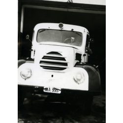   IFA Garant mentőautó mentőssel, Magyarország, egyenruha, jármű, közlekedés, teherautó, kommunizmus, 1950-es évek, Eredeti fotó, papírkép. 
