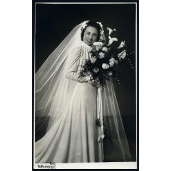   Tóth Margit műterme, Budapest, menyasszony virágcsokorral, virág, esküvő, ünnep, Horthy-korszak, 1930-as évek, Eredeti fotó, papírkép.  