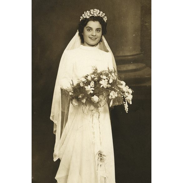 Molnár Erzsi műterme, Budapest, menyasszony virágcsokorral, virág, esküvő, ünnep, Horthy-korszak, 1930-as évek, Eredeti fotó, papírkép. 