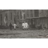 Tankok, Budapest utcáin, Budapest, Pest, 1956-os forradalom, szabadságharc, utcakép, hirdetőoszlop, harckocsi, helytörténet, 1956., 1950-es évek, Eredeti fotó, papírkép.   