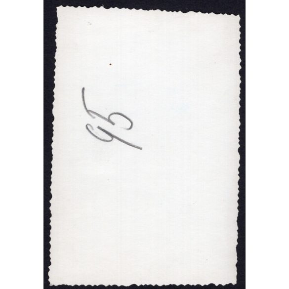 Oldalára borult katonai teherautó, Magyarország, Budapest, 1956-os forradalom, szabadságharc, jármű, közlekedés, helytörténet, 1956., 1950-es évek, Eredeti fotó, papírkép.   