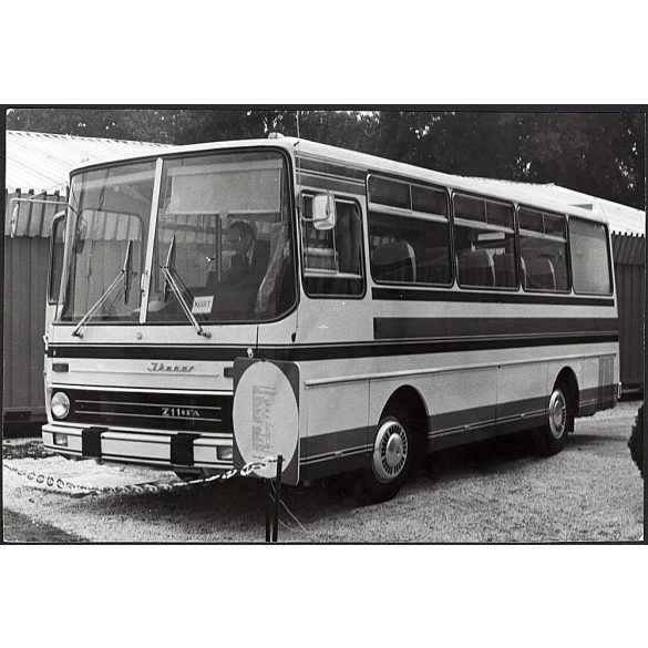 Nagyobb méret! Az Ikarus 211 ifa típusú gépjárműve, Magyarország, közlekedés, busz, közlekedéstörténet, helytörténet, 1970-es évek, Eredeti fotó, papírkép. 