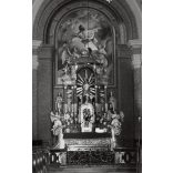 Nagyobb méret, Szendrő István fotóművészeti alkotása, a mosonmagyaróvári Nepomuki Szent János Plébániatemplom főoltára, Mosonmagyaróvár, Győr-Moson-Sopron megye, egyház, vallás, templom, oltár