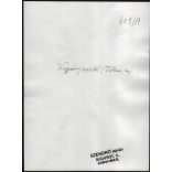 Nagyobb méret, Szendrő István fotóművészeti alkotása, fiatal hölgy üveggel a fején, koppányszántói népviseletben, Koppányszántó, Tolna megye, Gyöngyösbokréta mozgalom, népviselet, üveg, 