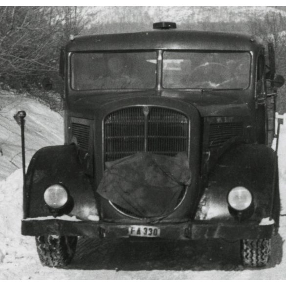 Austro-Fiat 745 teherautó, Fiat személygépkocsi, magyar rendszám, jármű, közlekedés,   kommunizmus, 1950-es évek, Eredeti fotó, papírkép. 