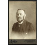 Joánovics műterem, Kolozsvár,  Erdély, elegáns szakállas úr portréja, 1910-es évek, Eredeti kabinetfotó.