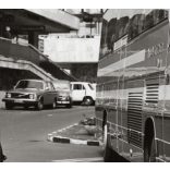 Nagyobb méret. Az Ikarus 254 tourist típusú járműve próbaúton, az Intercontinental szállodánál, Budapest, utcakép, járművek, busz, közlekedés, 1970-es évek, Eredeti fotó, papírkép.   