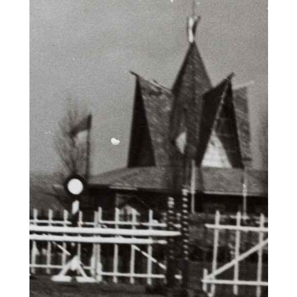 Nagyobb méret, Szendrő István fotóművészeti alkotása, díjugratás Budapesten, Rapaics Dániel a nyeregben, verseny, lóverseny, lovassport, feliratok, 1930-as évek. 