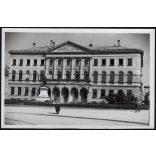 Nagyobb méret, Szendrő István fotóművészeti alkotása, a szombathelyi, régi Városháza, Szombathely, Vas megye, Berzsenyi tér, épület, utcakép, szobor, 1930-as évek. 