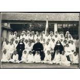 Nagyobb méret, elsőáldozó lányok apácákkal, szerzetes, pap, egyház, ünnep, Horthy-korszak, helytörténet, 1920-as évek, Eredeti fotó, papírkép.  