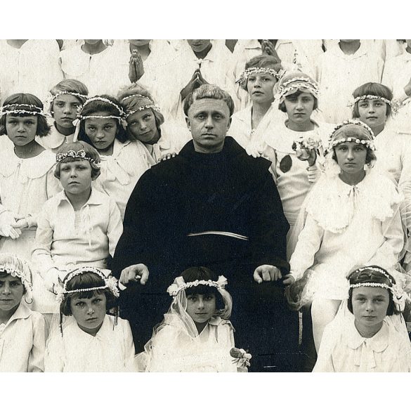 Nagyobb méret, elsőáldozó lányok apácákkal, szerzetes, pap, egyház, ünnep, Horthy-korszak, helytörténet, 1920-as évek, Eredeti fotó, papírkép.  