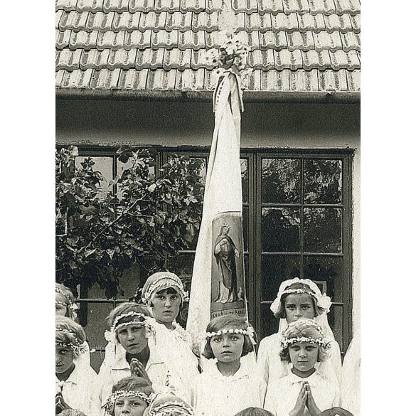 Nagyobb méret, elsőáldozó lányok apácákkal, szerzetes, pap, egyház, ünnep, Horthy-korszak, helytörténet, 1920-as évek, Eredeti fotó, papírkép.  