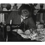 Házimunka Csepel 30-as varrógépen, szocializmus, ipartörténet, 1960-as évek, Eredeti fotó, papírkép. 