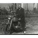 Férfi Pannonia TLT motorkerékpáron, jármű, közlekedés, szocializmus, 1960-as évek, Eredeti fotó, papírkép.  