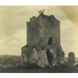 A vár egyik bástyája,  Diósgyőr (Miskolc), Horthy-korszak, helytörténet, 1923, 1920-as évek, Eredeti fotó, papírkép, foltos, sérült, alsó sarkánál hiányos. 