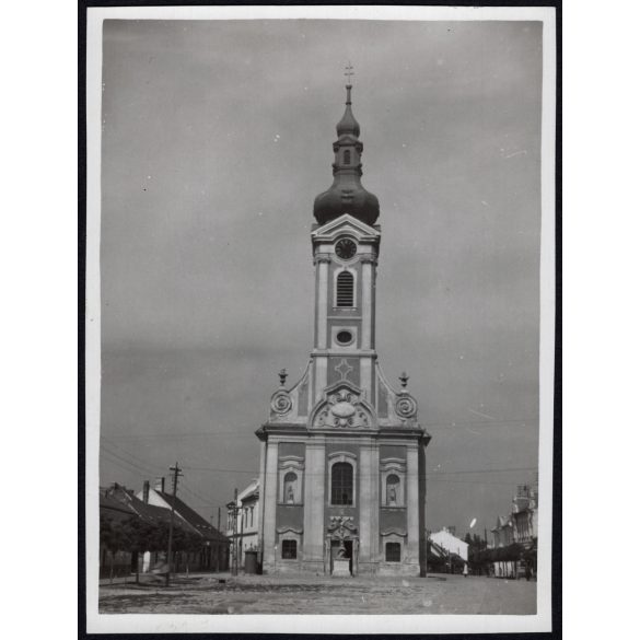 Szendrő István fotóművészeti alkotása, a mosonmagyaróvári Nepomuki Szent János Plébániatemplom, Mosonmagyaróvár, Győr-Moson-Sopron megye, egyház, templom, vallás, 1930-as évek. 