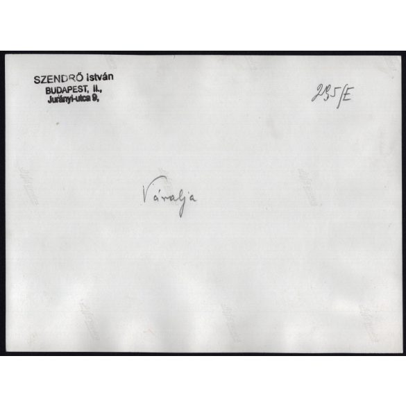 Nagyobb méret, Szendrő István fotóművészeti alkotása, néptánc, fiatalok váraljai népviseletben, Váralja, Tolna megye, Gyöngyösbokréta mozgalom, népviselet, szoknya, fejfedő, 1930-as évek. 