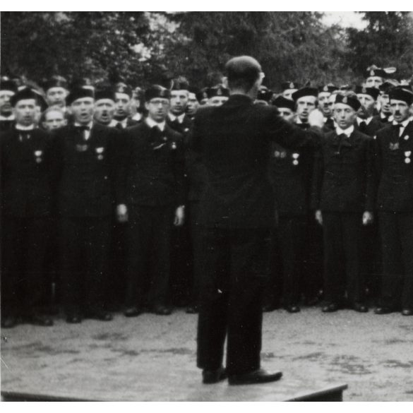 Nagyobb méret, Szatmárnémeti, Erdély,  kórus(?), karmesterrel, Horthy-korszak, 2. világháború, kitüntetések, helytörténet, 1941. szeptember 12., 1940-es évek,