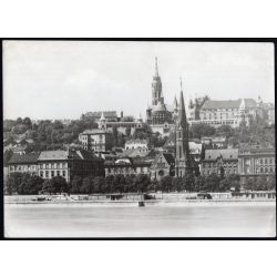   Nagyobb méret, Szendrő István fotóművészeti alkotása, a budai oldal, rakpart, Halászbástya, Mátyás-templom, Víziváros, Budapest, népviselet, korsó, kendő, 1930-as évek. 