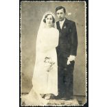 Fiatal menyasszony és vőlegény, esküvő, 1945. április 16, 1940-es évek, Eredeti fotó, hátulján feliratozott papírkép.  