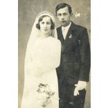 Fiatal menyasszony és vőlegény, esküvő, 1945. április 16, 1940-es évek, Eredeti fotó, hátulján feliratozott papírkép.  