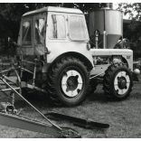 Dutra (?) traktor FEK függesztett fűkaszával, mezőgazdaság, jármű, 1950-es évek, szocializmus, Eredeti fotó, hátulján feliratozott papírkép.  