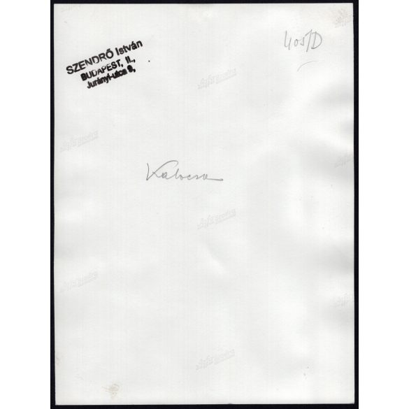 Nagyobb méret, Szendrő István fotóművészeti alkotása, fiatalok kalocsai népviseletben, Gyöngyösbokréta mozgalom, Kalocsa, Bács-Kiskun megye, népviselet, kalap, szoknya, kendő, 1930-as évek.