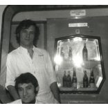 Utasellátó, pincérek egy első osztályú  győri WR 200-as étkezőkocsiban, vonat, vasút, jármű, közlekedés, vendéglátás, 1960-as évek, szocializmus, Eredeti fotó, papírkép.  