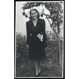 Hajdu Anna (jelmeztervező, grafikus, később Dr. Kovács Péter néprajzkutató felesége) esküvője előtti napon, Tiszacsege, menyasszony, 1942, 1940-es évek, Hajdu-Bihar megye, Horthy-korszak, Eredeti fotó