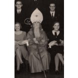 Nagyobb méret, karácsonyi ünnepség mikulással, Petris Brúnó tánciskolájában, Budapest, csoportkép, Horthy-korszak, ünnepség, iskola, diákok, helytörténet, 1930-as évek, 