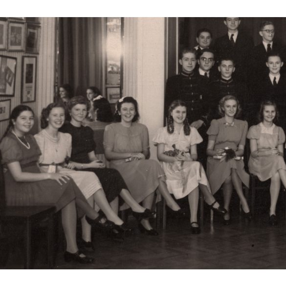 Nagyobb méret, karácsonyi ünnepség mikulással, Petris Brúnó tánciskolájában, Budapest, csoportkép, Horthy-korszak, ünnepség, iskola, diákok, helytörténet, 1930-as évek, 