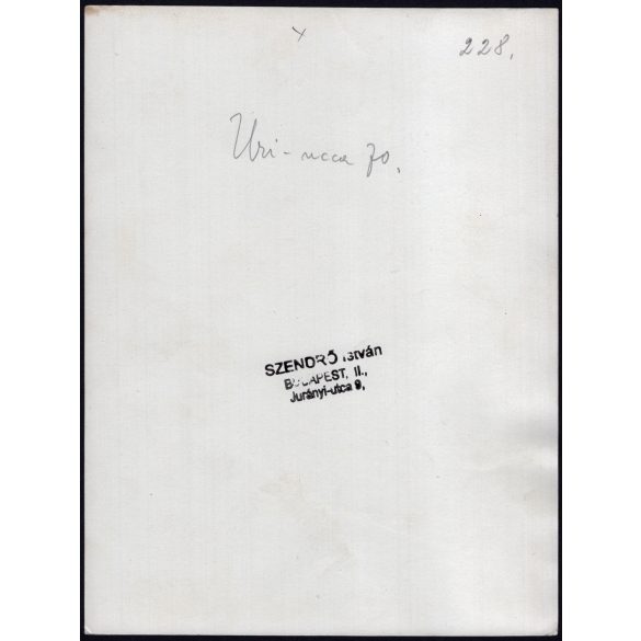 Nagyobb méret, Szendrő István fotóművészeti alkotása, díszes kapu az Úri utca 70. házszám alatt, Budapest, I. Ker., budai vár, épület, bejárat, 1930-as évek. 