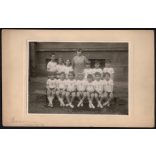 Nagyobb méret, a tiszti-kaszinói gyermektorna résztvevői, Budapest, csoportkép, Horthy-korszak, tanár, helytörténet, 1930. május, 1930-as évek, Eredeti fotó, kartonra ragasztott fénykép, papírkép.   