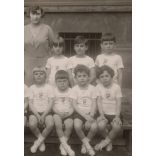 Nagyobb méret, a tiszti-kaszinói gyermektorna résztvevői, Budapest, csoportkép, Horthy-korszak, tanár, helytörténet, 1930. május, 1930-as évek, Eredeti fotó, kartonra ragasztott fénykép, papírkép.   