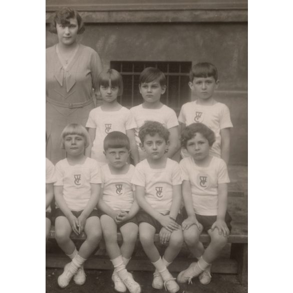 Nagyobb méret, a tiszti-kaszinói gyermektorna résztvevői, Budapest, csoportkép, Horthy-korszak, tanár, helytörténet, 1930. május, 1930-as évek, Eredeti fotó, kartonra ragasztott fénykép, papírkép.   