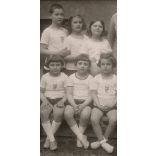 Nagyobb méret, a tiszti-kaszinói gyermektorna résztvevői, Budapest, csoportkép, Horthy-korszak, tanár, helytörténet, 1930. május, 1930-as évek, Eredeti fotó, kartonra ragasztott fénykép, papírkép.   