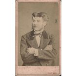 Pribék Antal műterme, Székesfehérvár, Fejér megye, elegáns úr bajusszal, császárszakállall, portré, monarchia, 1870-es évek, Eredeti CDV, vizitkártya fotó.  